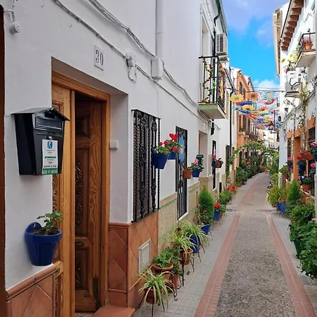 Juanita La Larga *
